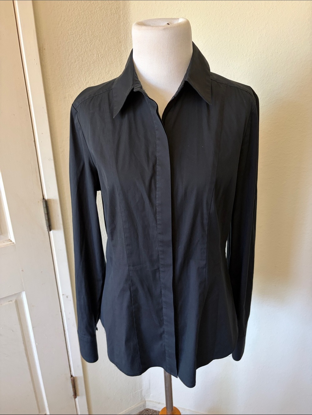 White House Black Market Black Button-Front Long Sleeve Shirt